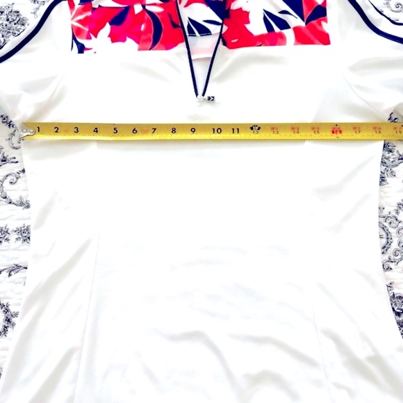 Women's White and Pink Geometric Top - Picture 9 of 10